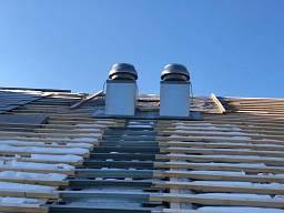 In der Kärcherstr. wird das Dach erneuert. Wir kümmern uns um die neue Entlüftung der WC-Anlagen.  © Keppel & Anderer Haustechnik GmbH